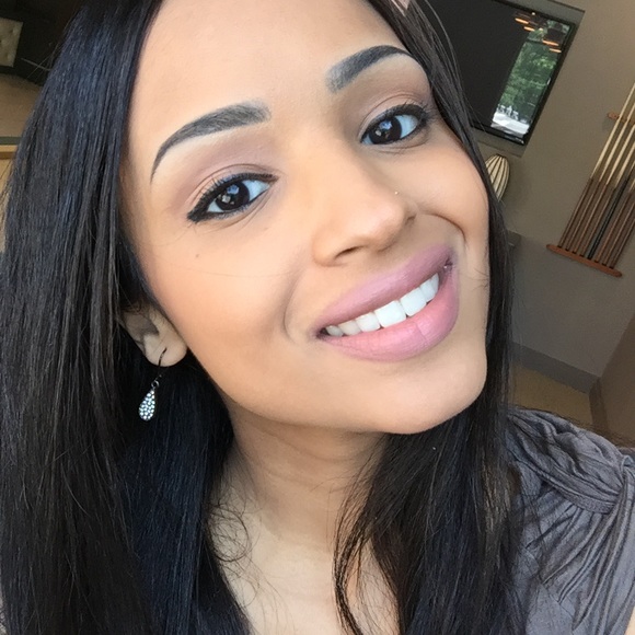 Meet your Posher, Jaleela Talia - Picture 2 of 4